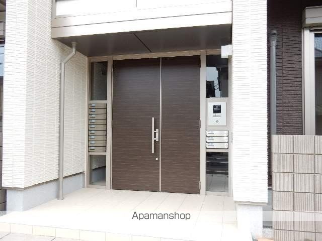 グランマスト西崎 A棟の玄関写真
