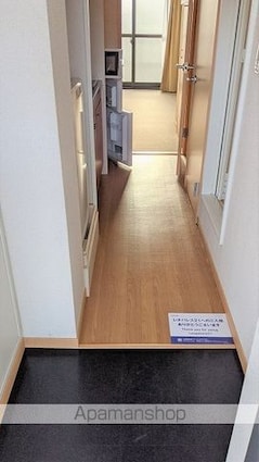 レオパレスレオン米山[1K/20.81m2]の玄関