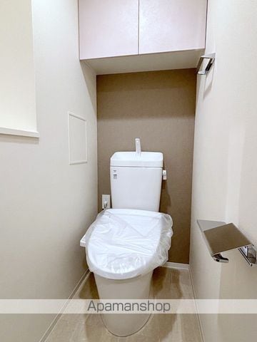 コンフォリア・リヴHOMMACHI WEST Qの内装写真