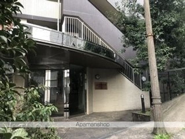 レナトゥス四谷の玄関写真