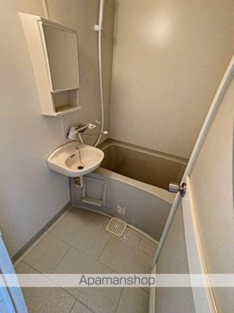 岡山県岡山市北区新屋敷町２丁目[1R/29.6m2]のバス