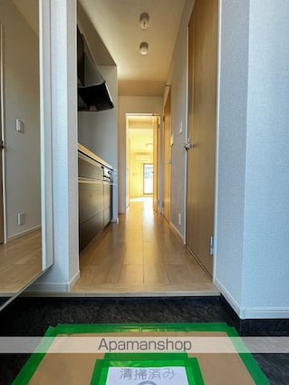 メゾン甲州[1K/26.15m2]の玄関