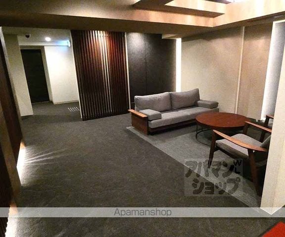 ジオ山科椥辻サウスの玄関写真