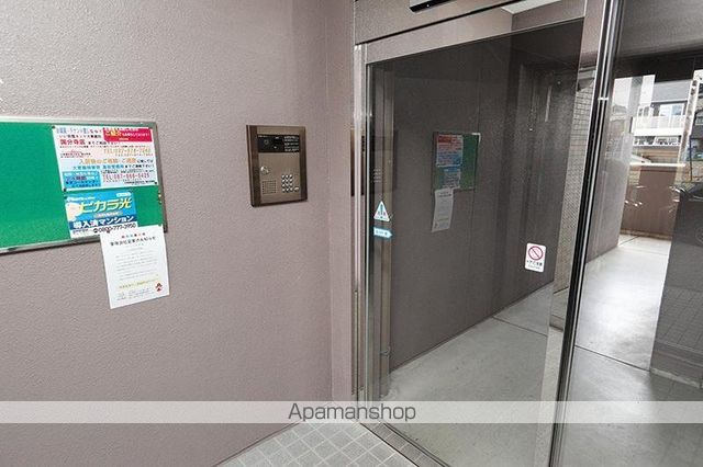 ヌーベル今里の玄関写真
