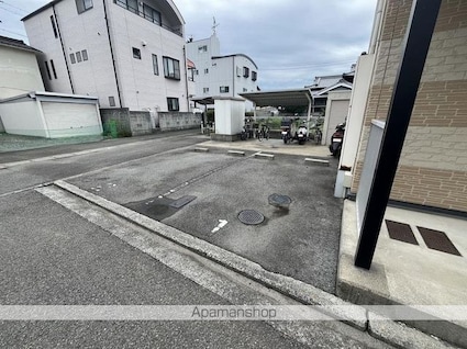 レオパレスラ　プランタン[1K/19.87m2]の駐車場4