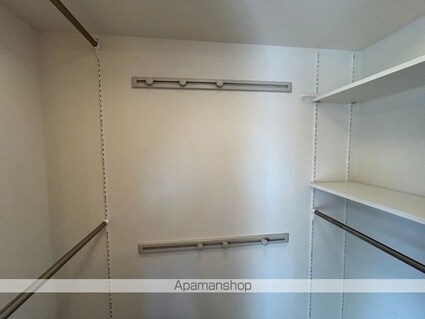 メゾン・ド・パンフェノン[1LDK/35.7m2]の収納