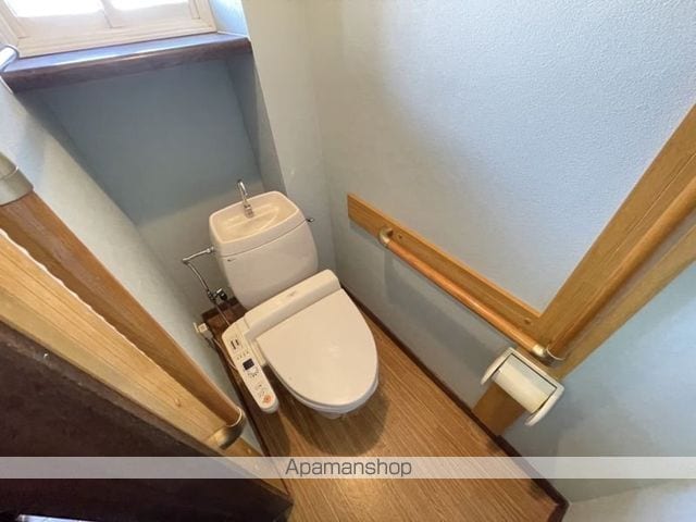 日乃出町10番一棟三戸の内装写真