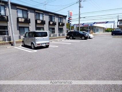 茨城県牛久市猪子町[2LDK/54.94m2]の駐車場