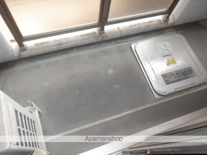 東京都新宿区西五軒町[1K/21.09m2]のバルコニー