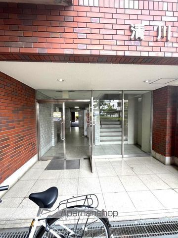 清川六番館の玄関写真