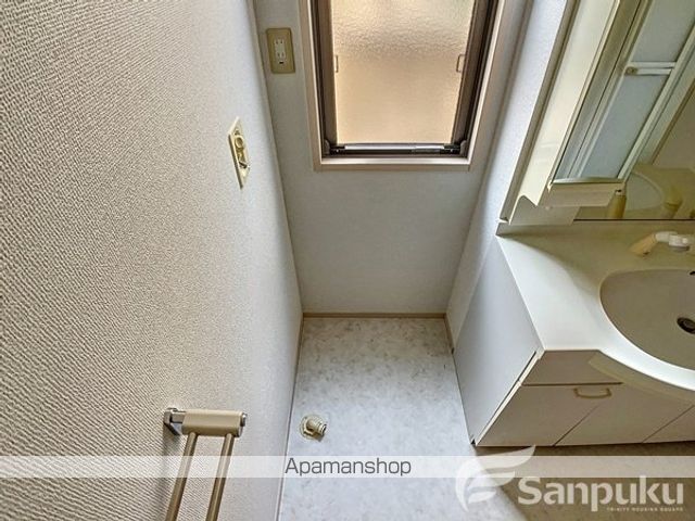 松山市 2階建 築26年の内装写真