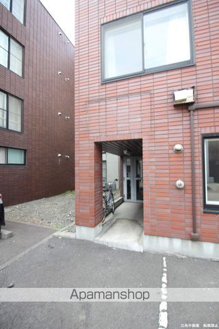 シャネル麻生壱番館の玄関写真