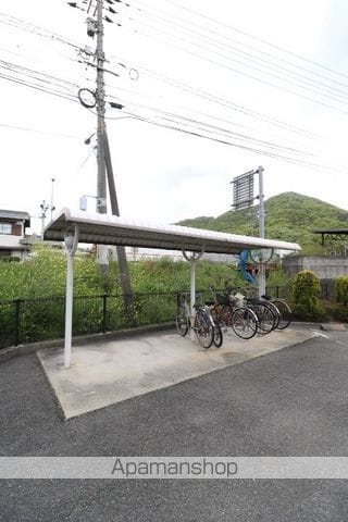 メニーリブの外観写真