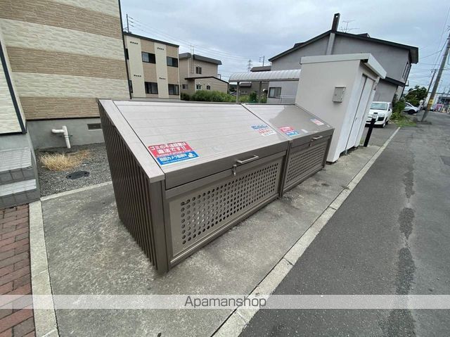 レオパレス川島の玄関写真