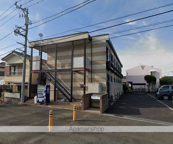 レオパレスライブラの玄関写真