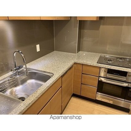 ミッドガーデン赤坂氷川[2LDK/73.11m2]のキッチン