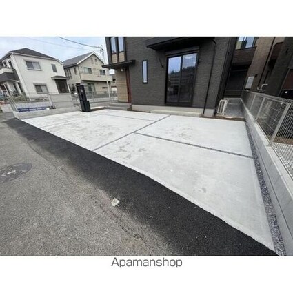 フォレストガーデン稲毛[3LDK/85.28m2]の駐車場