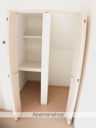 ステーショングレイス[1R/35.29m2]の収納