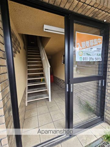 フォレスト北野通の玄関写真
