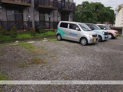 ウエストコート[1K/26.5m2]の駐車場