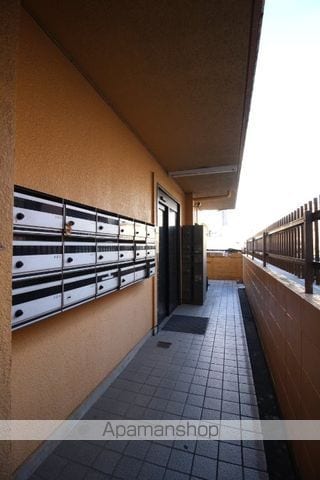 カーサ岡町の玄関写真
