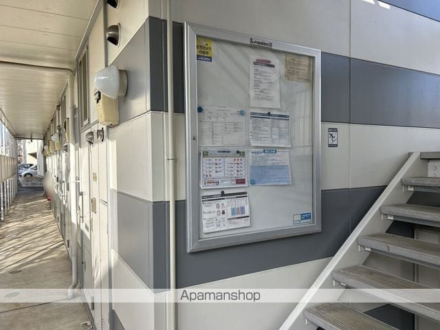 レオパレス銀河の玄関写真