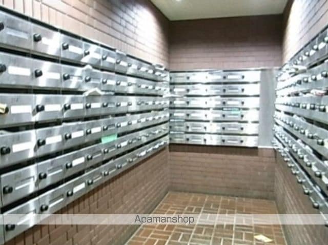 藤和横浜西口ハイタウンの玄関写真