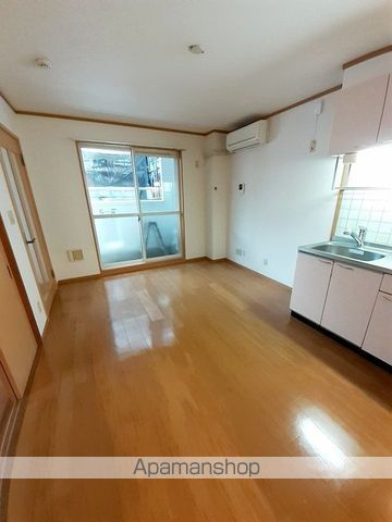シュープリームの内装写真