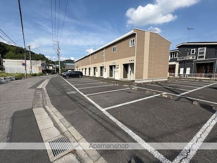 レオパレスタピスリー[1K/23.27m2]の駐車場