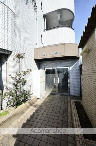 サングレース千歳台の玄関写真