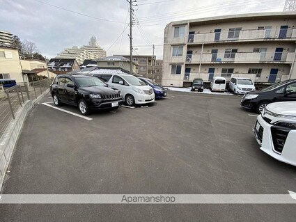 ｐｒｉｍｏ　ｄｉｏ[1LDK/61.27m2]の駐車場2