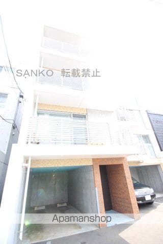 STANDARDの外観写真