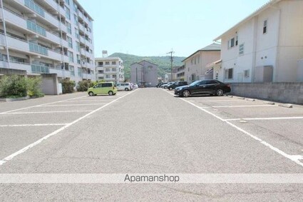 香川県高松市鶴市町[3DK/61.1m2]の駐車場