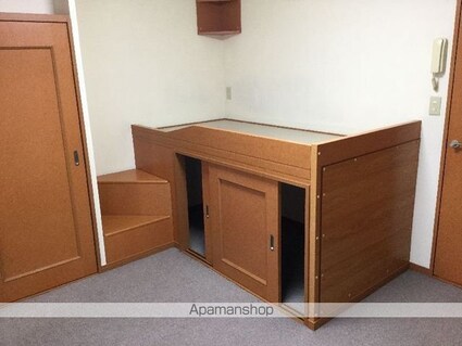 レオパレスＰｏｃｏａＰｏｃｏⅢ[1K/26.08m2]のリビング・居間3