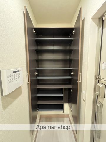 DーHILLS元魚の内装写真