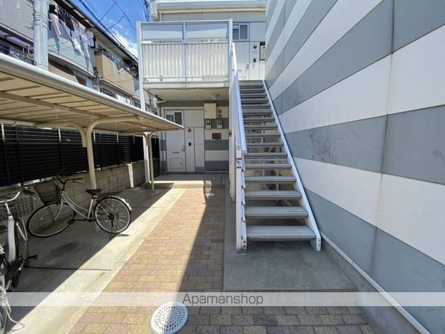 レオパレスグロリオーサの玄関写真
