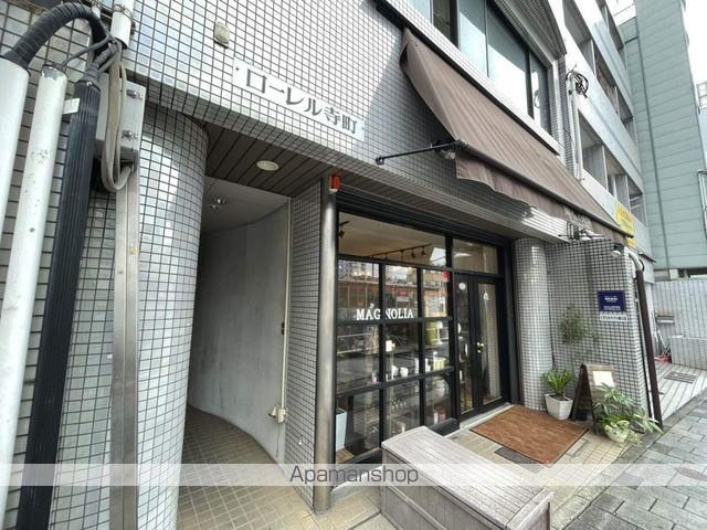 ローレル寺町の玄関写真