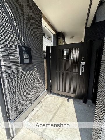 ブランミュール横浜鶴見IIIの玄関写真
