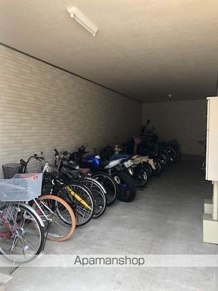 ソレイユカヤノⅢ[1LDK/46.68m2]のエントランス1