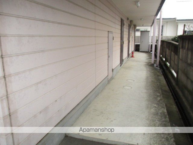 ラフォーレ花園IIの玄関写真