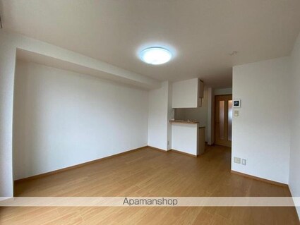 ソレアード太田　Ｂ[1R/33.15m2]のリビング・居間