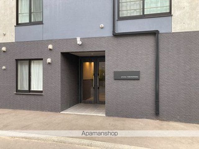 PRECIOUS NAKANOSHIMAの玄関写真