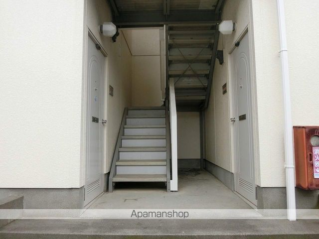 ヒルサイドKの玄関写真