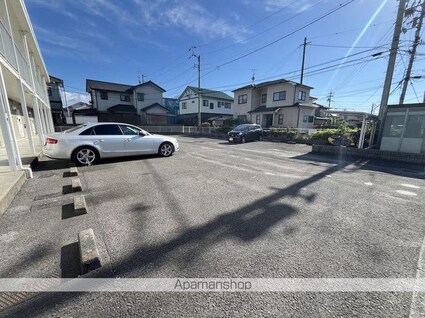 レオパレスＬａｔｉｎａ[1K/23.18m2]の駐車場