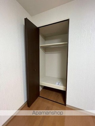 日興パレグランデ八王子[2LDK/66.75m2]の収納