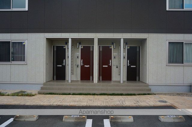コンフィアンスーフェール Dの玄関写真