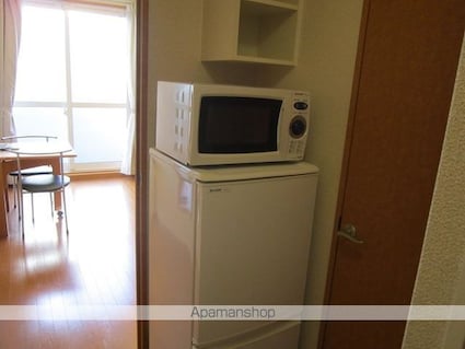 レオパレスカメリアウエスト[1K/22.35m2]のリビング・居間1