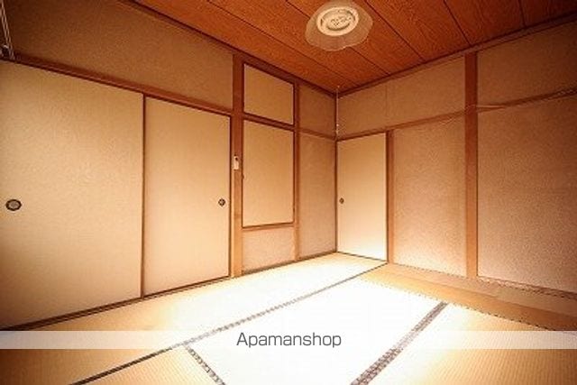 呉市 2階建 築39年の内装写真