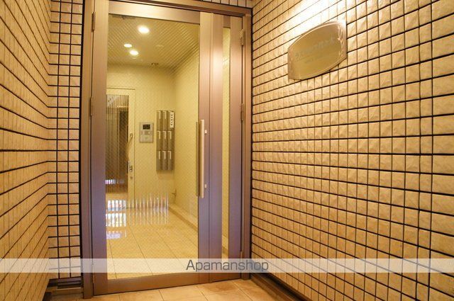 ラスパセス代々木の玄関写真
