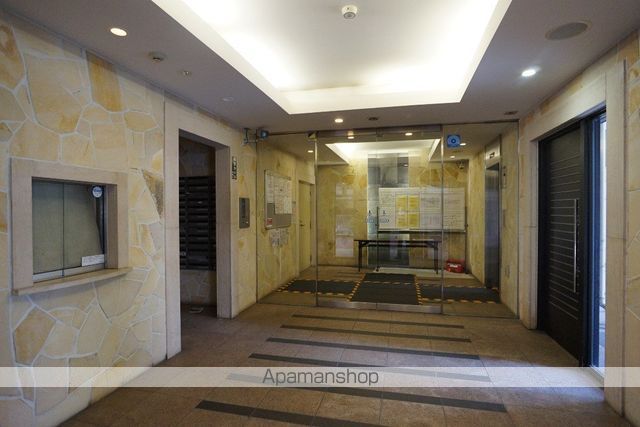 グランカーサ新宿御苑の玄関写真